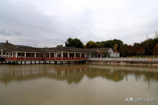 清水：初冬初临秋韵在 湖光山色惹人醉