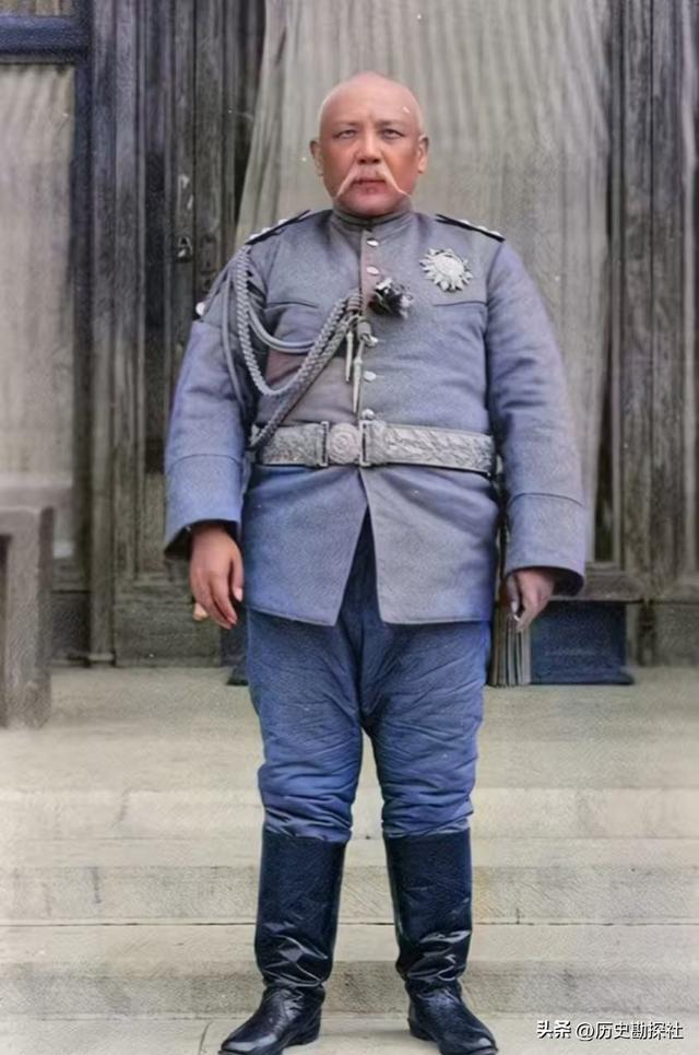 这是袁世凯五姨太的真实样貌，头发稀疏并不貌美，但备受宠爱