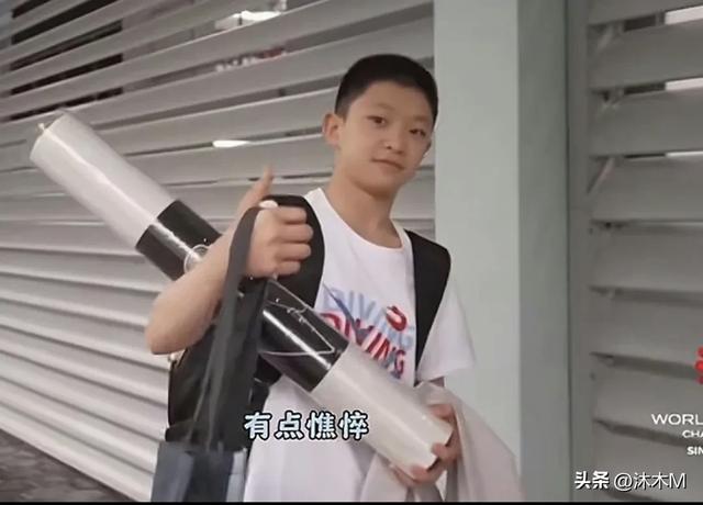 陈若琳已随队到达新加坡，14岁小将赵仁杰首次亮相，是陈练新弟子