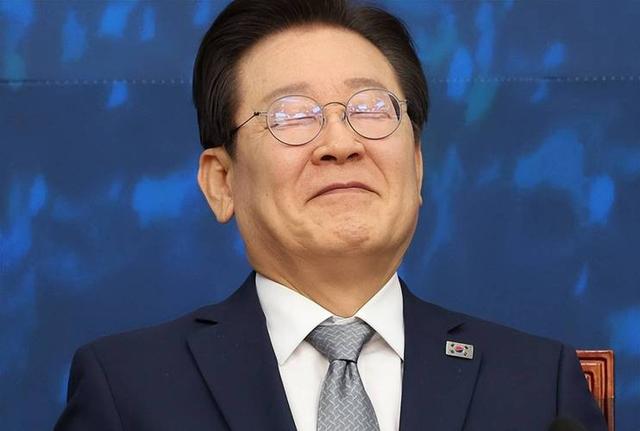 日本访华被拒	，李在明当着全世界的面喊出一句话，让高市早苗破防