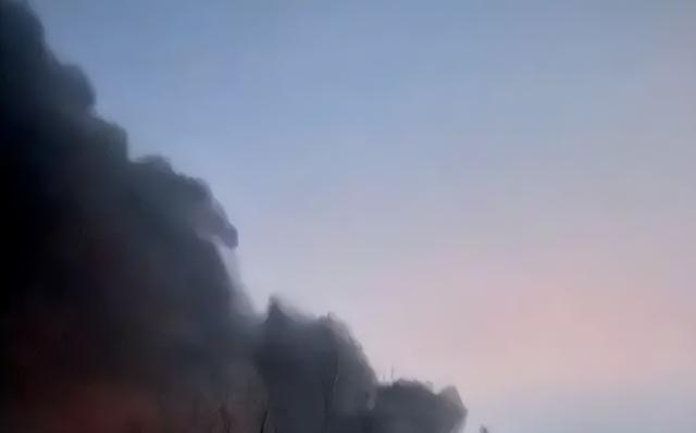 美国已入死局？12架轰炸机升空，齐射120枚导弹，炸崩乌克兰电力