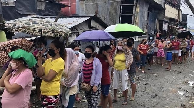 马科斯“腐败”风波升级，17万菲军力挺民众，菲律宾局势大变