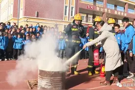 临县高级中学附属柏林苑学校：小小安全员 担当大责任图片