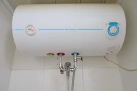 家里的电热水器全年设置65°C可以吗，老师傅：耗电还容易生产水垢图片