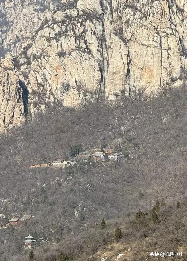 “向野而生,向阳而行”~嵩山野驴背〈都市穿行〉游记