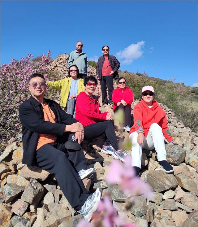 宣化红一师战友军嫂青边口长城赏花照片集