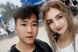 天津小伙娶乌克兰美女，为避俄乌战火，花30万带岳父一家回中国图片