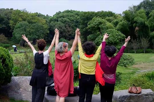 退休5年走遍全国，56岁大姐感慨：旅行没意思，3个真相戳中无数人