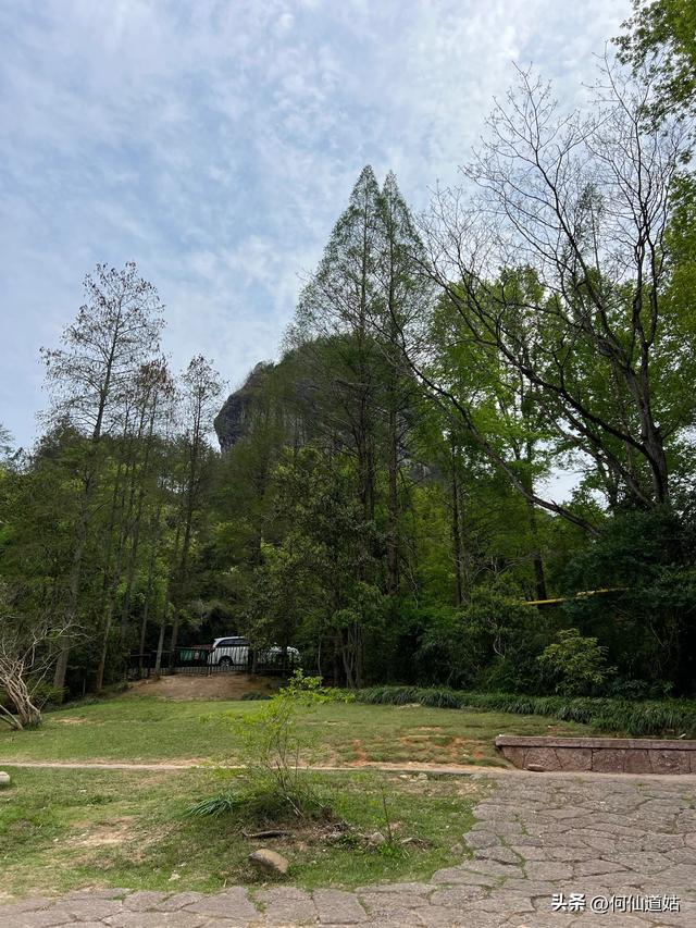 武夷山，其标志性的景点即玉女峰，也是福建省的地标
