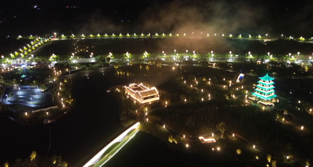 垫江三合湖湿地公园灯饰升级，三种灯光模式解锁夜间新玩法！