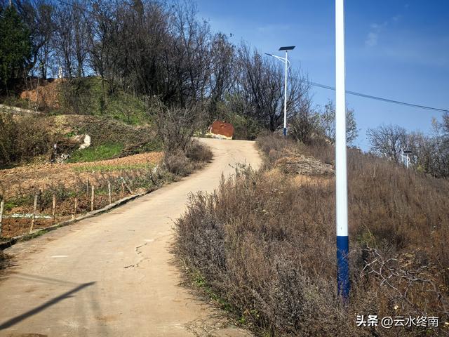 家家山景房！驱车直达白鹿原头这个村子，真是个晒暖暖的好地方