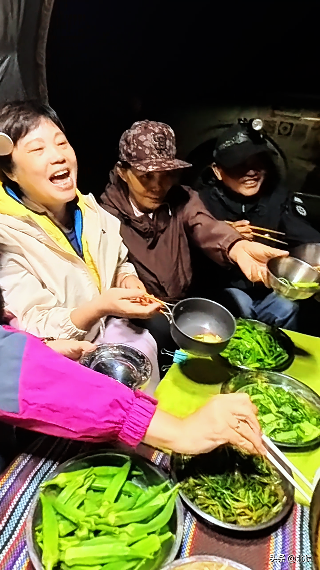 美丽的夕阳伴随欢乐的晚餐 露营桂林全州天湖二王山（1）