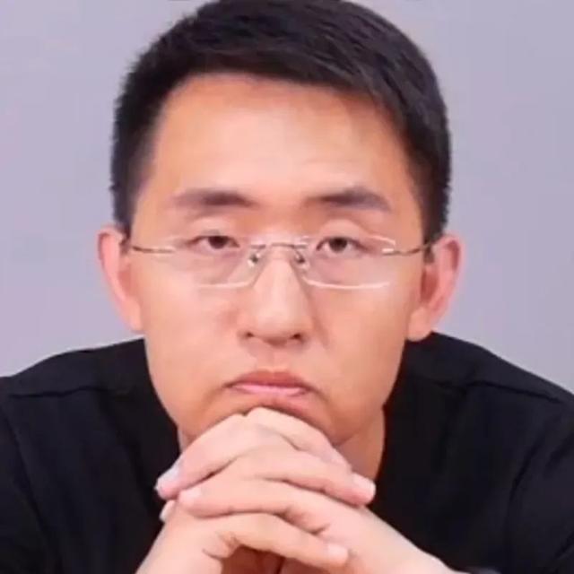 首款曲面iPhone上热搜！这次真换外观了