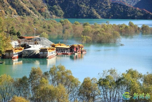 两江交汇碧波现