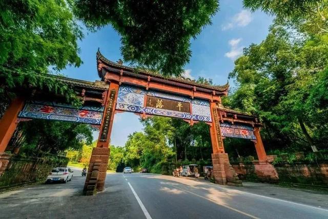 成都10大避暑古镇，溪河玩水泛舟、打水仗、捉虾网鱼…1天打来回