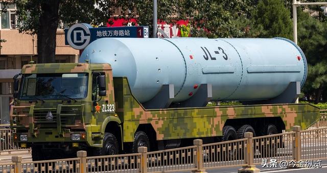 美军报告罕见瘦身又失聪：中国核武器、高超音速导弹，一个不敢提