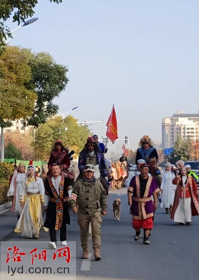 再现千年前丝路故事！“东天山来的骆驼队”行至甘肃武威
