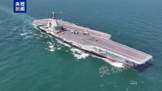 福建舰与美军福特号战力对比