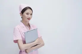 我是一位女护士，与生命的奇迹相伴揭秘“取精”工作的背后图片