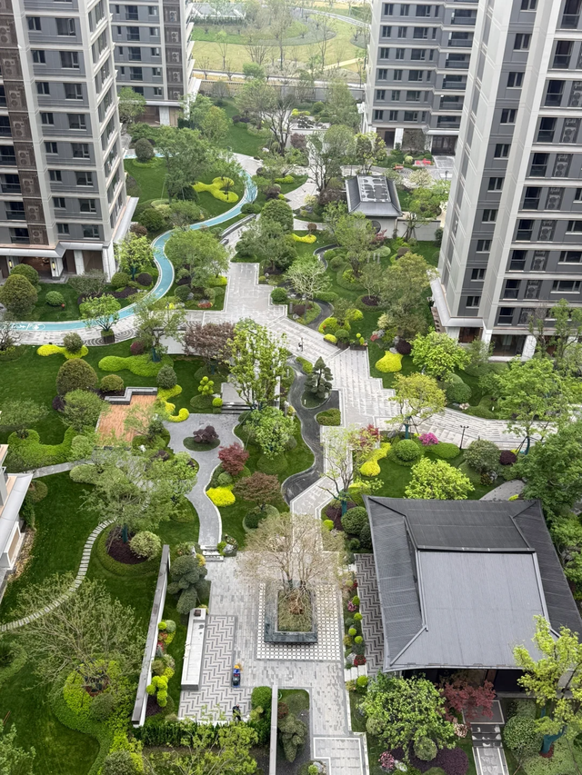 “负债潮”来了，5年后，有房的人和没房的人，谁活得更舒服？