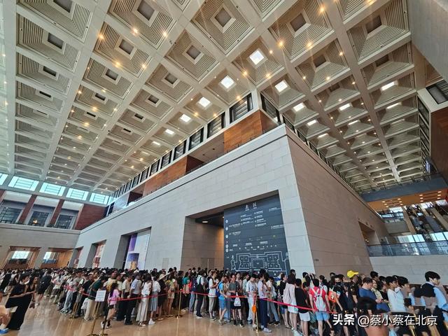 7月27日周末，北京国家博物馆发生的真实排队场景，大家看看吧