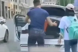 接不完的特惠单，已经让很多网约车司机放飞自我了。图片