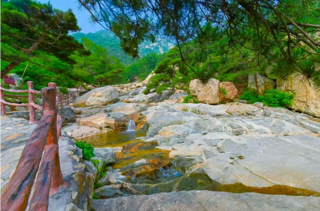 待济南天朗气清，来一场自驾山、村、溪、湖之旅散散心吧！
