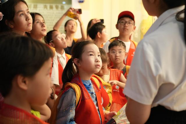 宁伊两地青少年探访博物馆 同赴文化之约