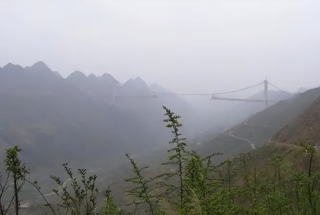 从苍木岭到小关岭，两次秦岭避雨，我们到底丢了多少乡村温情