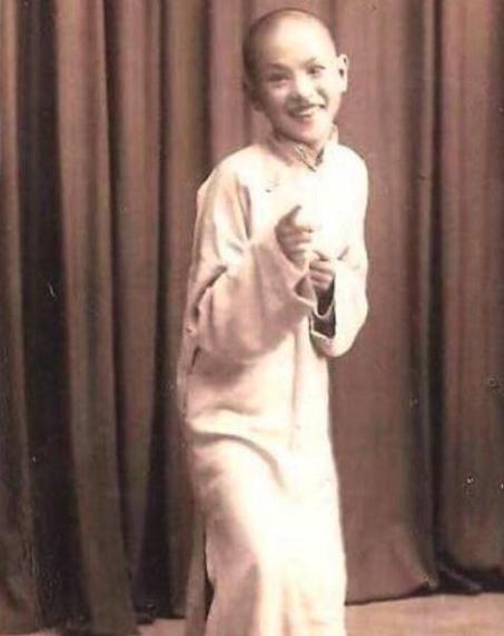 梁小龙被曝离世1天，私生活被扒底朝天，原来他和杨少华处境一样