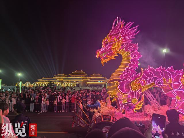 纵览原创 | 国庆假期首日吴桥迎来旅游热潮，第二十届中国吴桥国际杂技艺术节吸引各地游客沉浸式打卡