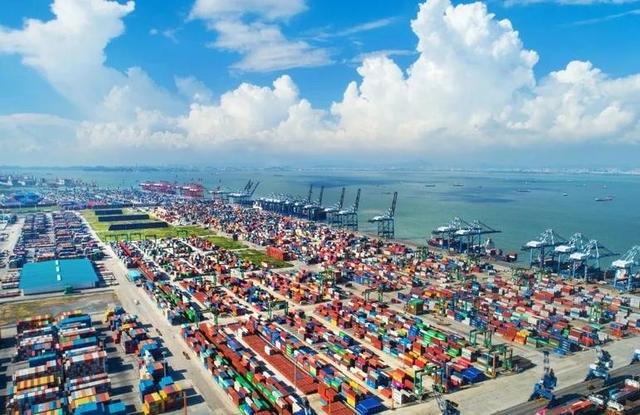 中国已陷入“C形”包围圈，一旦中美开战，周围全是敌人没有朋友