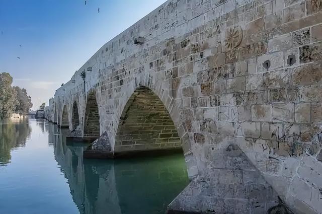 取消门票后游客涨3倍！杭州这步棋，其他城市学得来吗