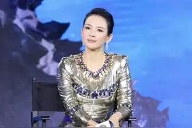 章子怡鱼嘴鞋大长腿图片