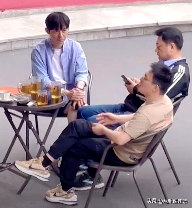 51岁的何炅被保姆起诉，无儿无女，节目停播，还是走到这一步
