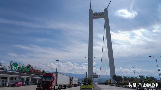 云端悬索跨峡谷！腾冲龙江特大桥，亚洲海拔第一的天路奇观