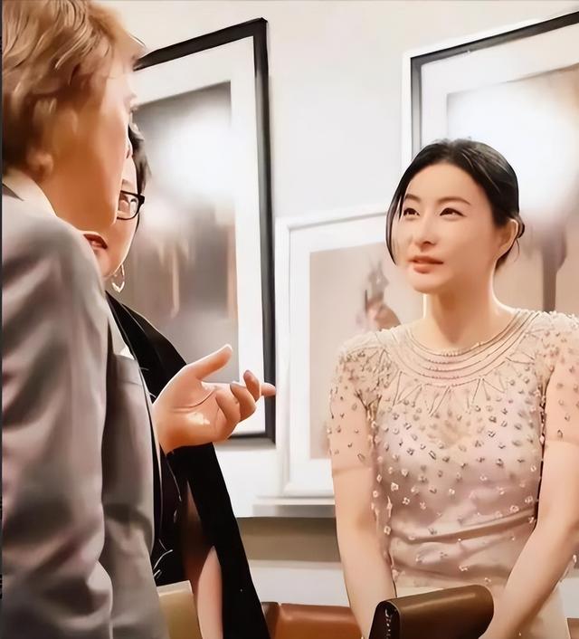 霍启仁举行婚礼，大嫂郭晶晶缺席，让人讨厌的事情发生了