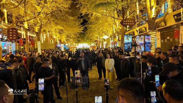 哇塞！天水秦州青年北路“黄金大道”文旅周嗨翻啦，速来打卡！