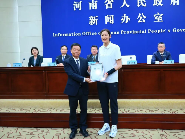 “远走”意大利10个月，官媒揭开朱婷真实处境，郎平说的一点没错
