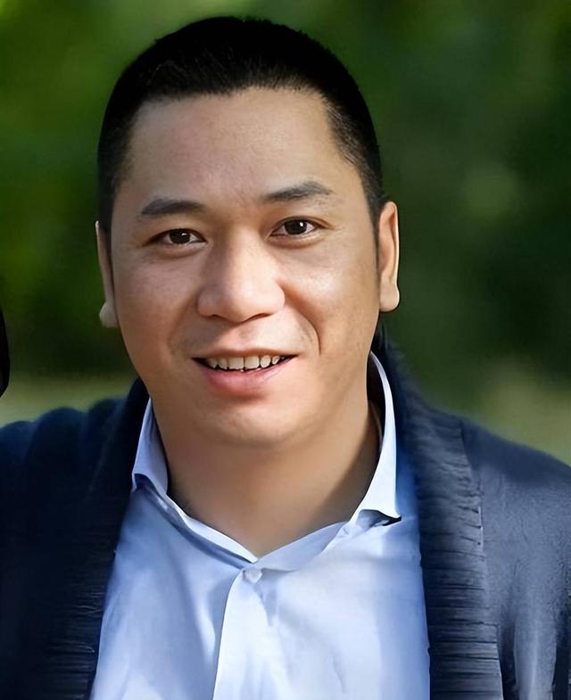 胃癌传闻真相大白半年，49岁赵薇再迎坏消息，连累的何止闺蜜李湘