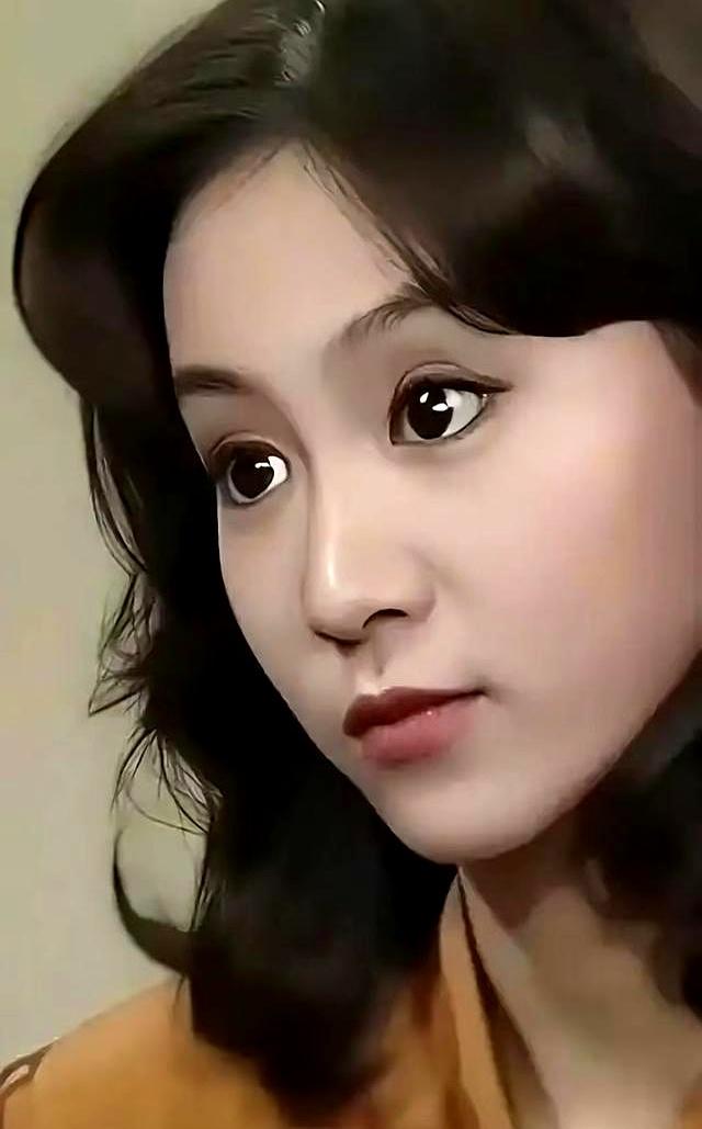 岁月从不败美人！曾经的琼瑶女主，如今65岁的她依旧美丽