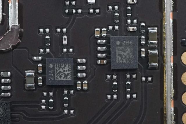 高达1999元售价是怎样的用料做过水准？中兴U60 Pro 5G随身WiFi拆解