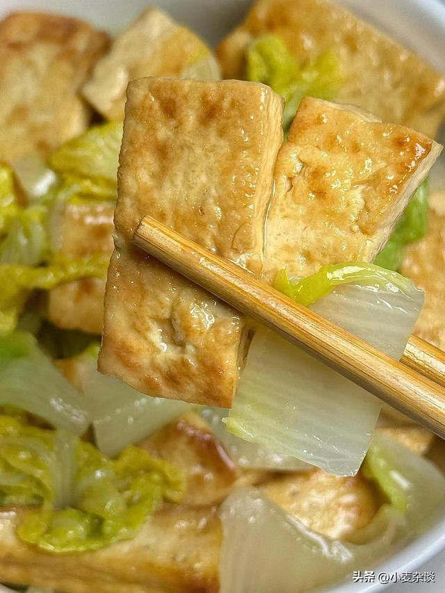 中老年人多吃这3物，腿脚利索，精神棒！价格不贵、人人吃得起
