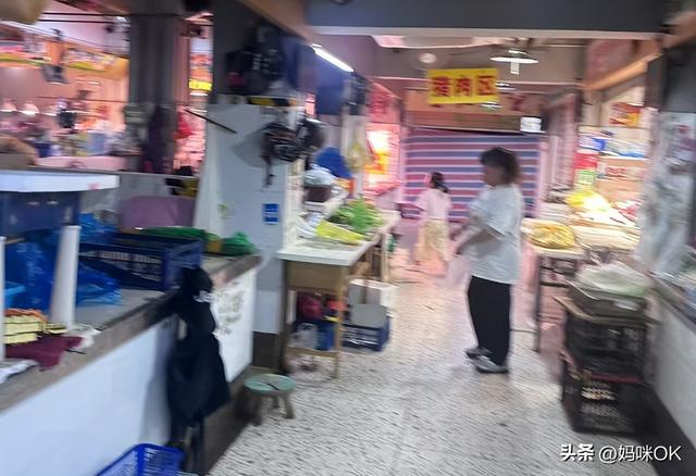 比起西贝，我在菜市场二楼见过的“隐秘角落”更让人意外…