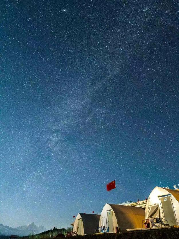 在雅安！！这么美的雪景我当然狠狠宣传啊啊啊！！