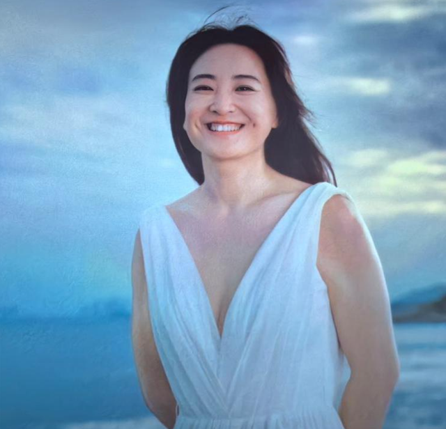 退出春晚解散公司	，被“综艺	”开除，44岁贾玲近况曝光，面相变了