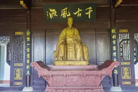 长江横渡后，归去，寻古访幽，问一声东坡、太白，孟德谁最风流？图片