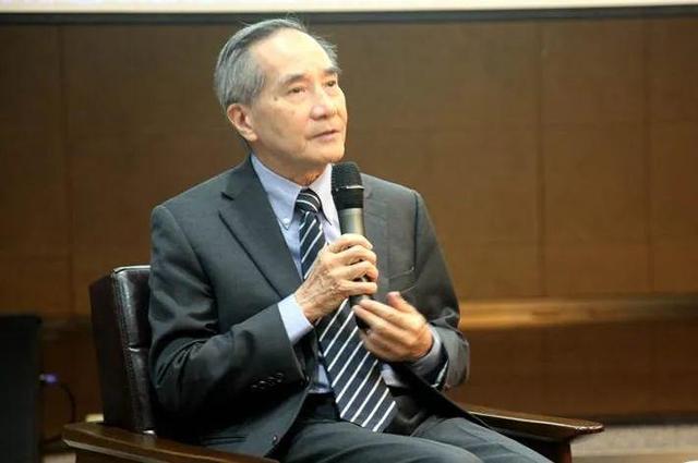 ASML CEO：中国正尝试抛弃我们的光刻机，还可能拿稀土卡我们脖子