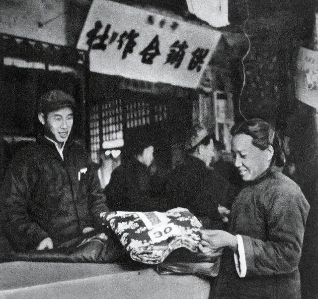 云南82岁老汉服毒自杀，警方发现：他是军委找了40年的人