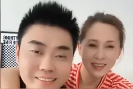 河南小伙网恋深圳富婆，富婆大他20岁，认识2个月就领证结婚图片